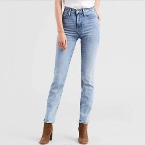 Women's Levis 724 Straight High Rise Short Jeans